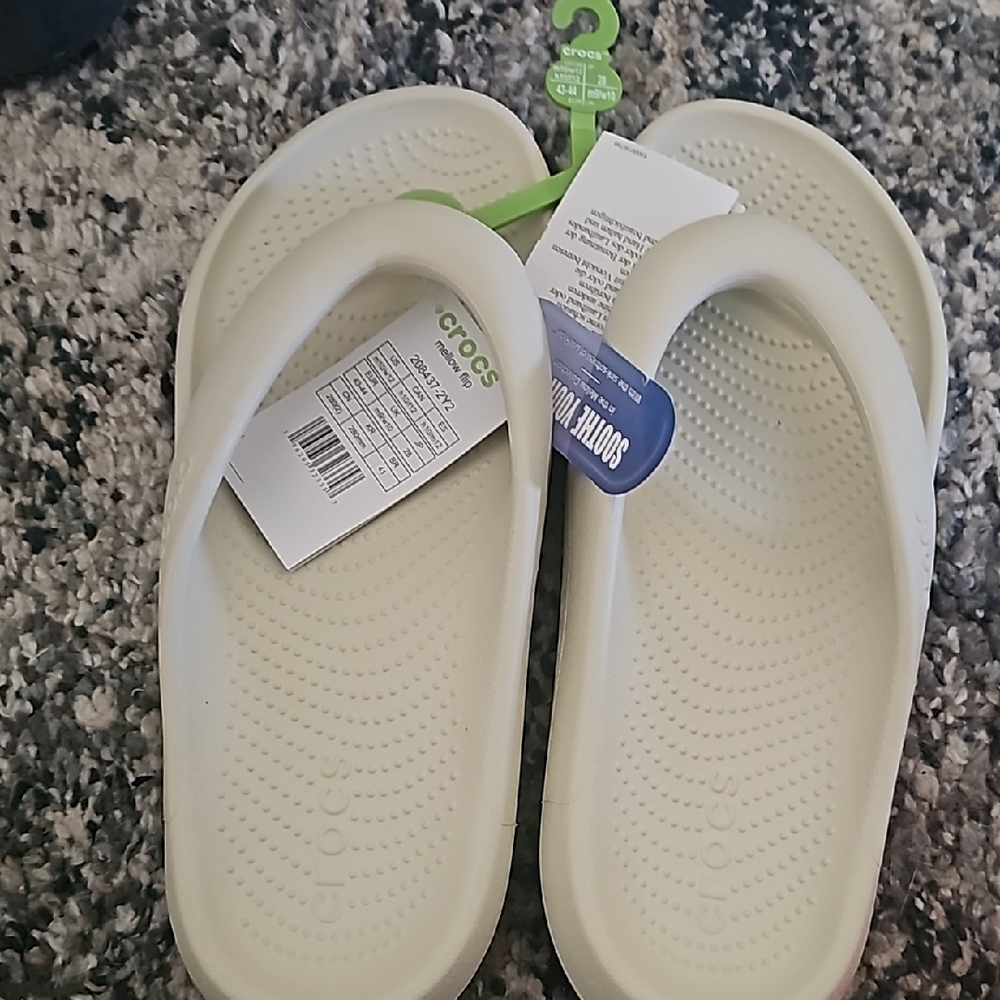 Crocs Classic Flip Flops - Beige